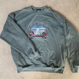 brandy melville niagara falls crewneck